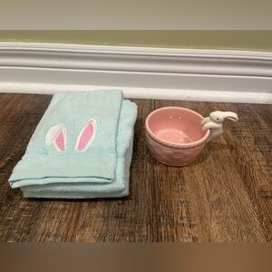 Bunny Hand Towels and Pink Rabbit Bowl Set